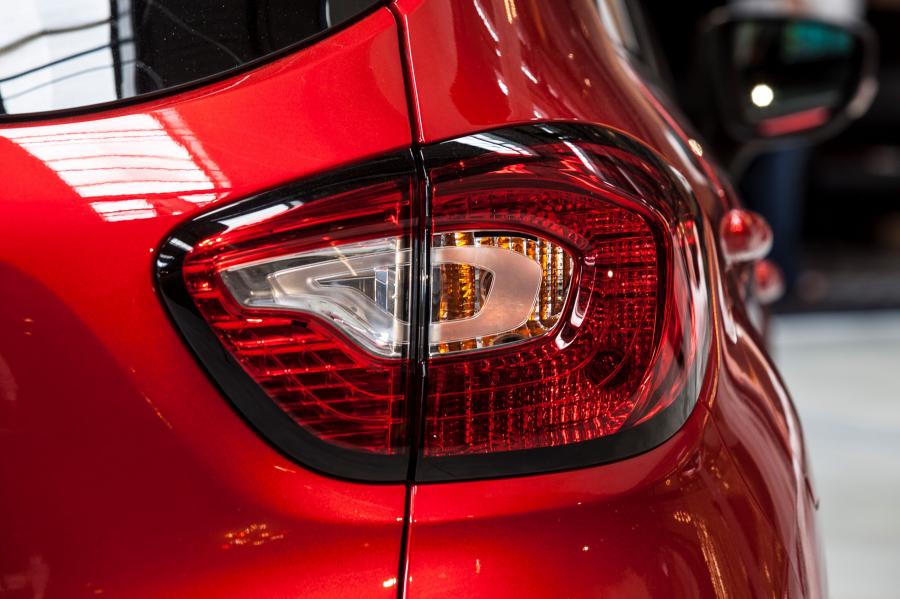 Детали экстерьера Renault Captur Hypnotic 2016 года  (IT) (фото 7 из 26)